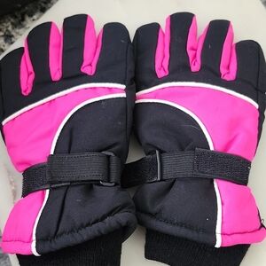 Hands On Pink and Black Winter Gloves
